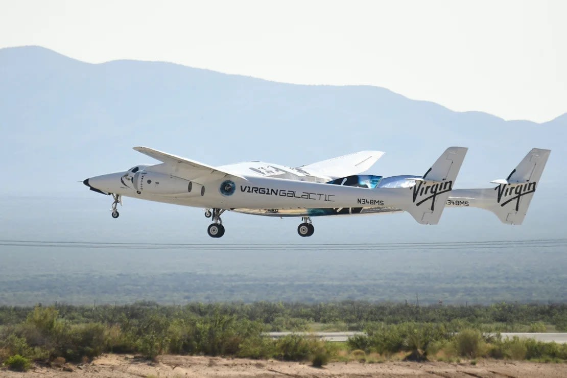 El multimillonario Richard Branson despegó a bordo de la SpaceShipTwo de Virgin Galactic, llamada VSS Unity, el 11 de julio de 2021, llegando al borde del espacio. Desde entonces, Virgin Galactic ha comenzado a realizar vuelos de rutina para clientes dispuestos a pagarlos.