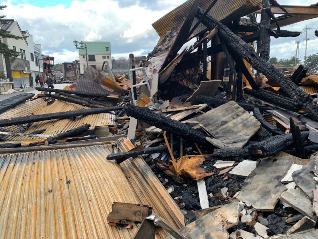 El famoso mercado matutino de Wajima, que había sido una atracción turística en la ciudad costera, fue destruido por el terremoto inicial y el posterior gran incendio.