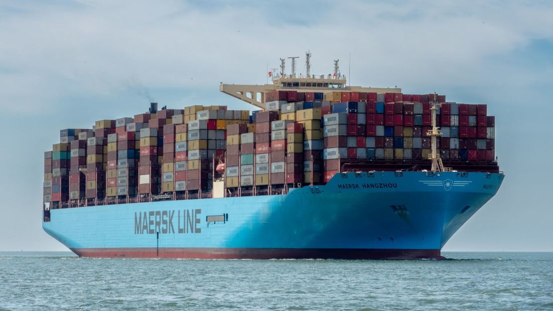 El buque portacontenedores Maersk Hangzhou navega en el canal de Wielingen, Westerschelde, Países Bajos, el 15 de julio de 2018.