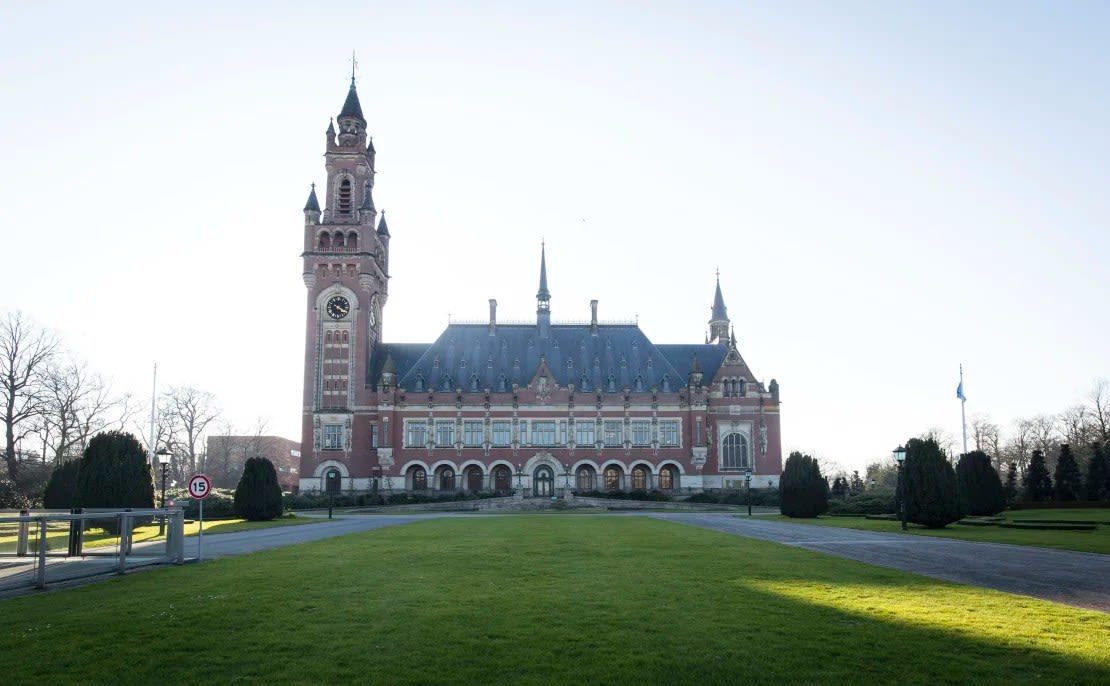 Vista exterior de la Corte Internacional de Justicia de las Naciones Unidas, o el Palacio de la Paz, en La Haya, Países Bajos, en marzo de 2022.