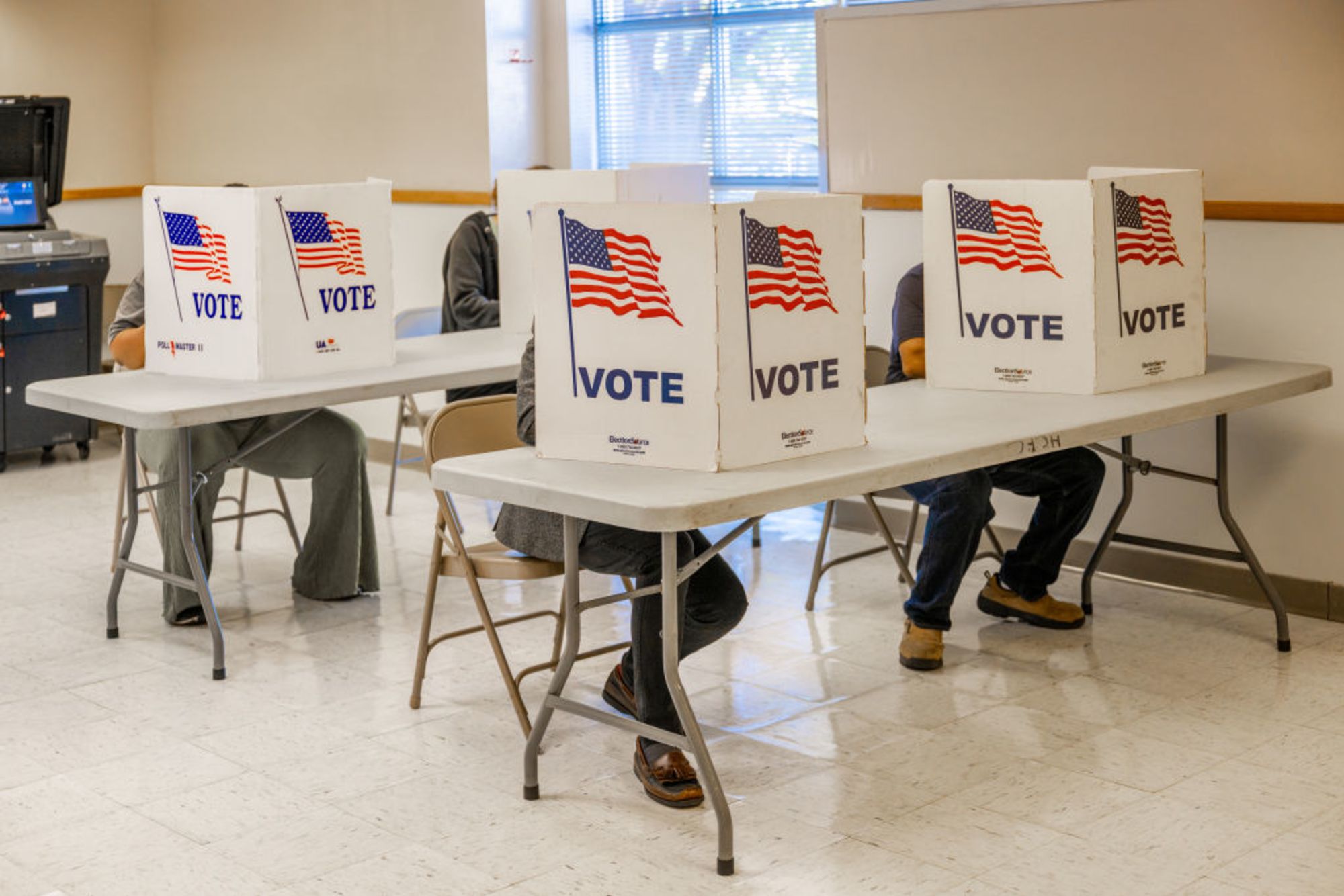 CNNE 1547380 - mississippi voters head to the polls