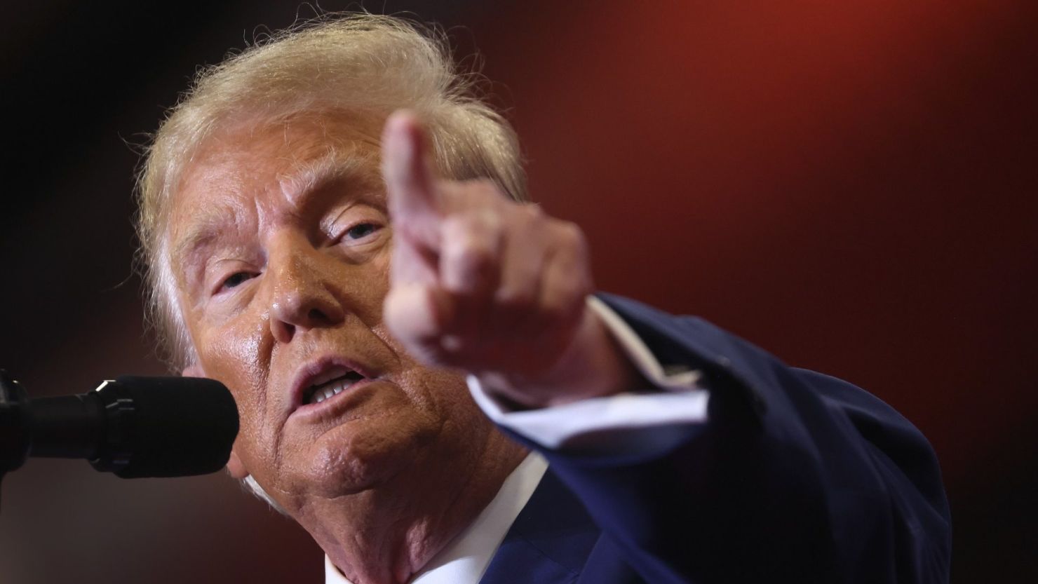 CNNE 1549766 - trump gettyimages-1913441322