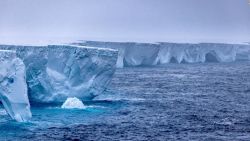 CNNE 1551840 - asi se ve de cerca el iceberg mas grandedel mundo