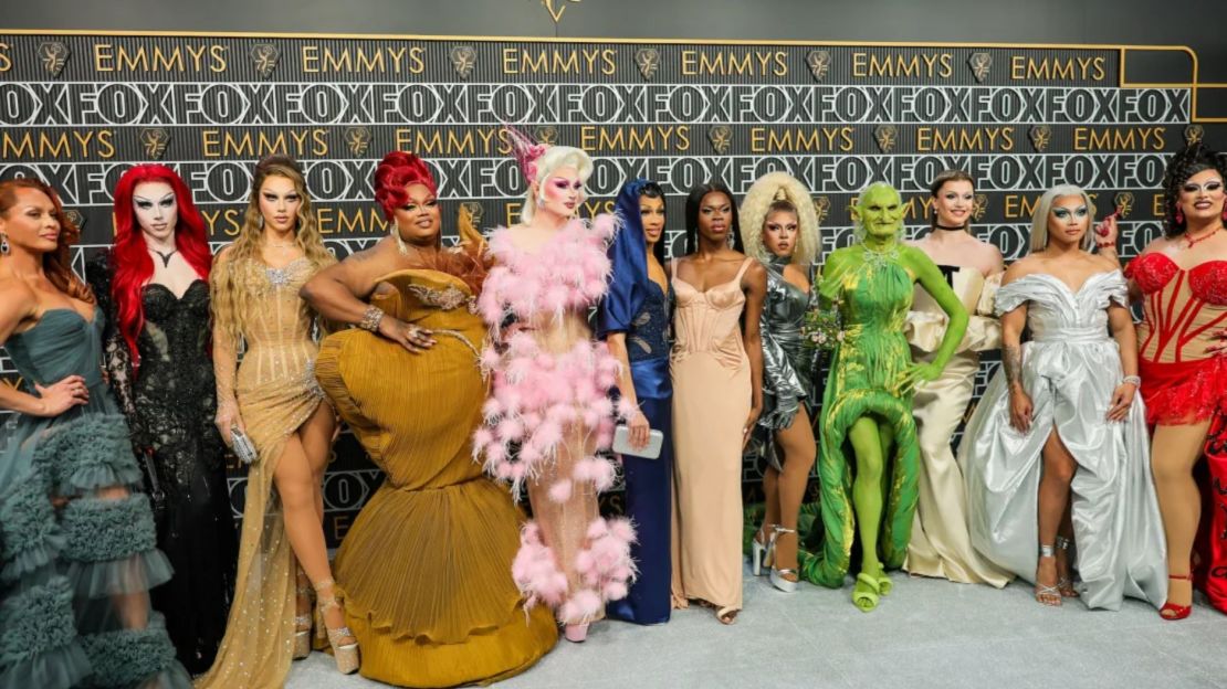 Princess Poppy se unió a las estrellas de "Drag Race" Sasha Colby, Spice, Sugar, Malaysia Babydoll Foxx, Irene Dubois, Robin Fierce, Luxx Noir London, Jax, Marcia Marcia Marcia, Aura Mayari y Salina EsTitties en los Emmy.