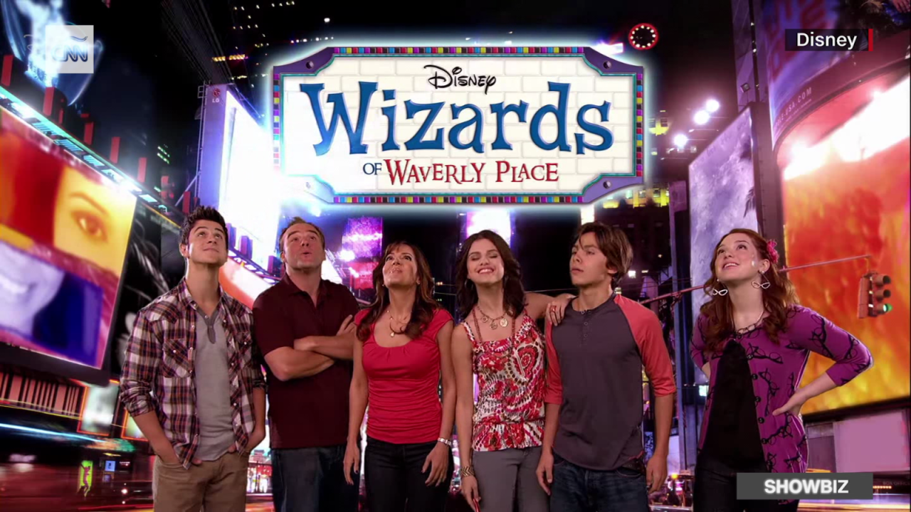 CNNE 1553469 - selena gomez volvera a tener poderes magicos en secuela de "wizards of waverly place"