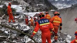 CNNE 1554350 - deslizamiento de tierra en china deja al menos 8 muertos