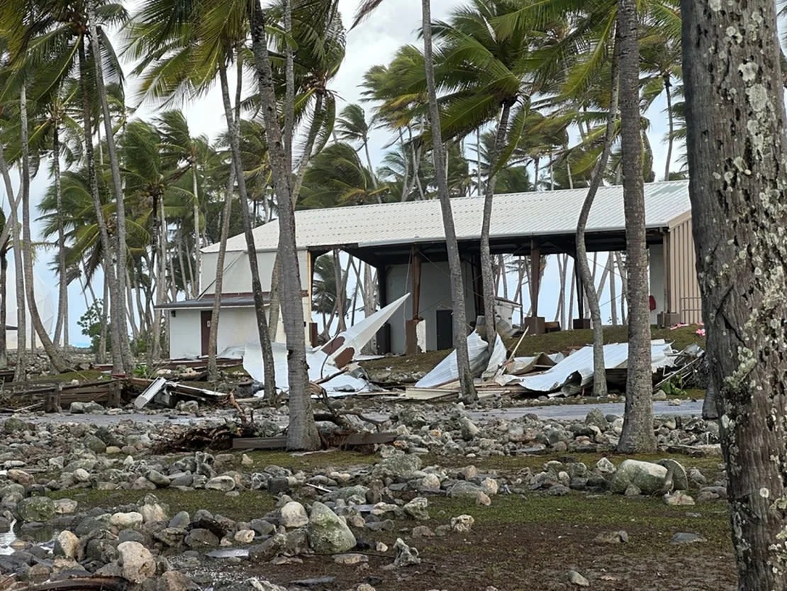 Las fotografías publicadas por el Ejército estadounidense mostraban daños a la infraestructura de Roi-Namur en el atolón de Kwajalein, el 21 de enero de 2024.