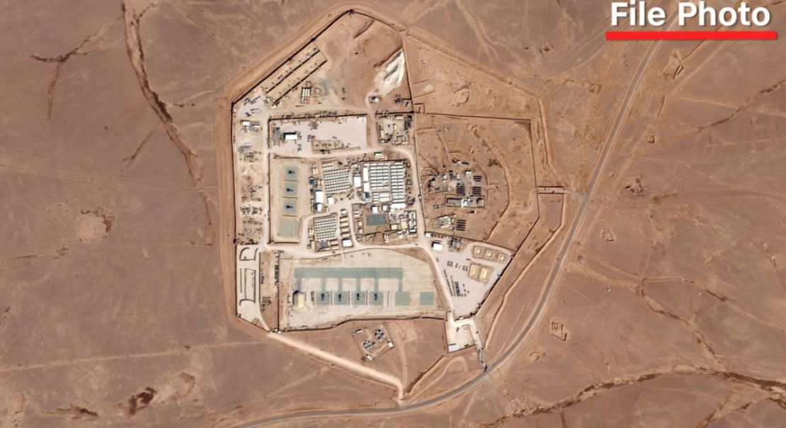 Esta foto satelital de Planet Labs PBC muestra una base militar conocida como Torre 22 en el noreste de Jordania, el 12 de octubre de 2023.