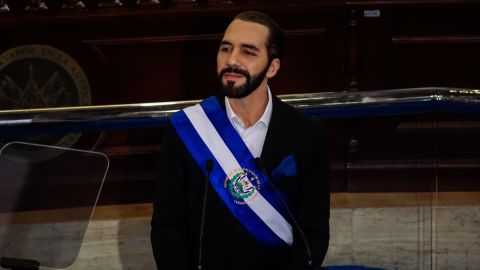 El presidente de El Salvador, Nayib Bukele, durante un informe a la nación por el cuarto año de su Gobierno en la sesión plenaria en la Asamblea Legislativa el 1 de junio de 2023 en San Salvador, El Salvador.