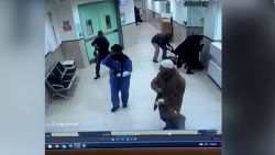 CNNE 1559510 - asi fue el operativo encubierto de israel en un hospital