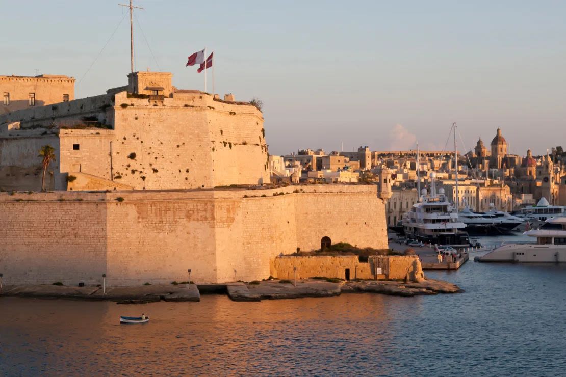 El Fuerte San Ángel se encuentra en el centro del Gran Puerto de Malta.