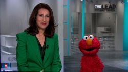 CNNE 1560131 - elmo nos recuerda la importancia de hablar sobre las emociones