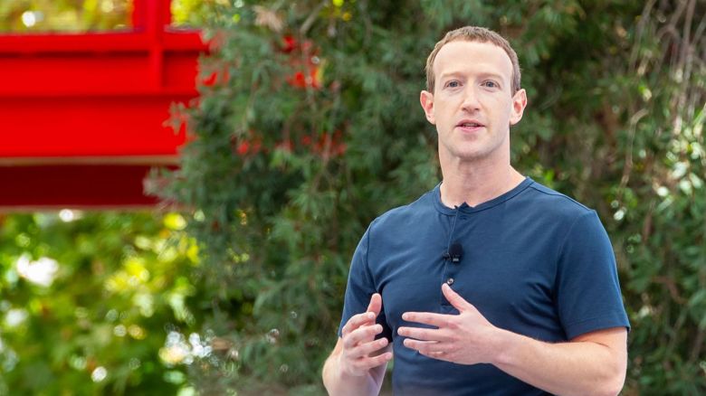 El informe de ganancias del cuarto trimestre de Meta se publicó un día después de que CEO, Mark Zuckerberg, apareciera en el Capitolio para responder a las preguntas de los senadores sobre el impacto de la empresa en los s jóvenes.