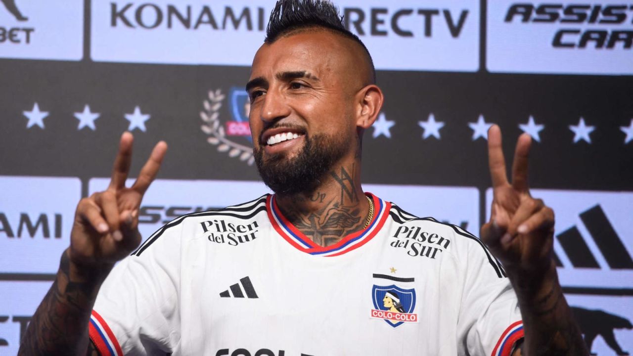 CNNE 1560682 - impresionante presentacion de arturo vidal como jugador de colo-colo