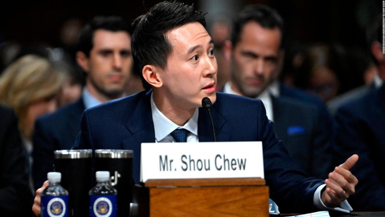 CNNE 1560927 - ceo de tiktok responde a senador que cuestiono si era de origen chino