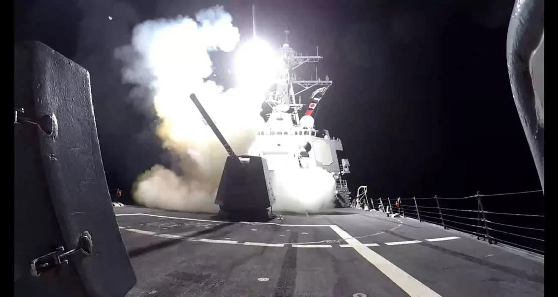 La coalición liderada por Estados Unidos lleva a cabo ataques aéreos en Yemen en respuesta a la agresión hutí en el Mar Rojo el 3 de febrero de 2024.