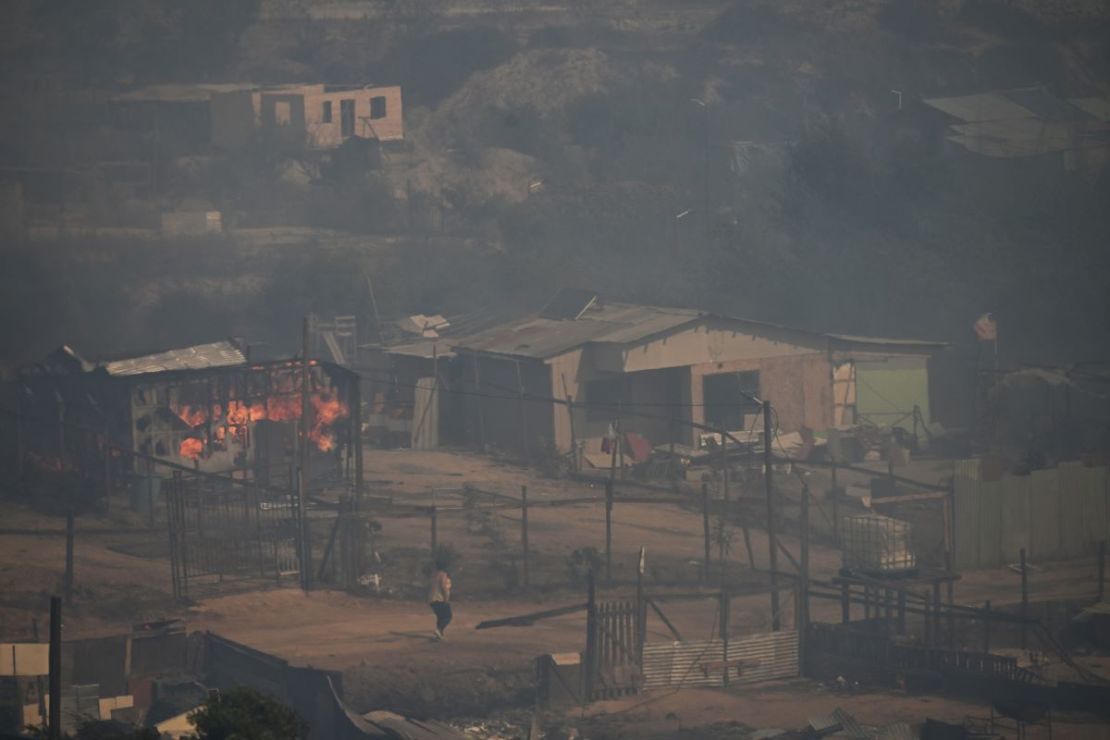 CNNE 1561075 - chile-incendio-casa