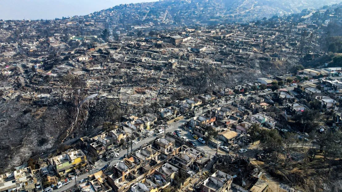 Vista de los barrios calcinados durante los incendios forestales en Viña del Mar, Chile, el 5 de febrero de 2024. Las zonas cercanas a Viña del Mar fueron de las más afectadas por los mortales incendios forestales del país.