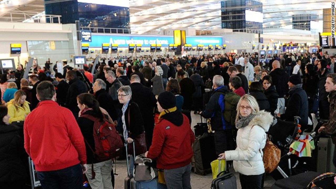 CNNE 157864 - los aeropuertos estan empezando a usar la tecnologia ibeacon para evitar las aglomeraciones-