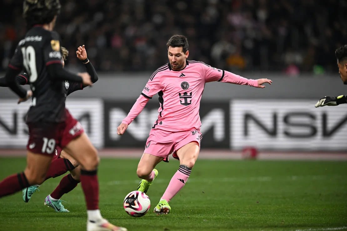 Messi no pudo romper el punto muerto durante el partido de Miami contra Vissel Kobe.