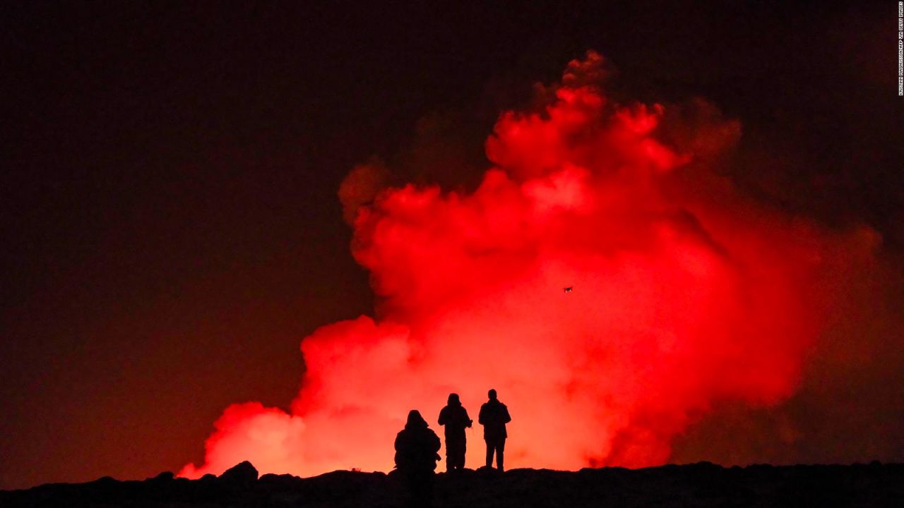 CNNE 1579390 - volcan en islandia entra en erupcion por segunda vez en este ano