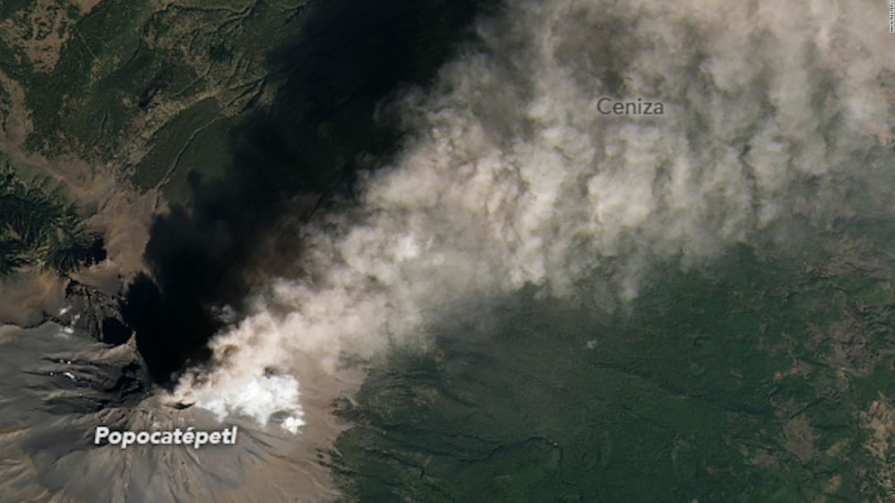 CNNE 1580185 - la erupcion del volcan mas activo de mexico, vista desde el espacio