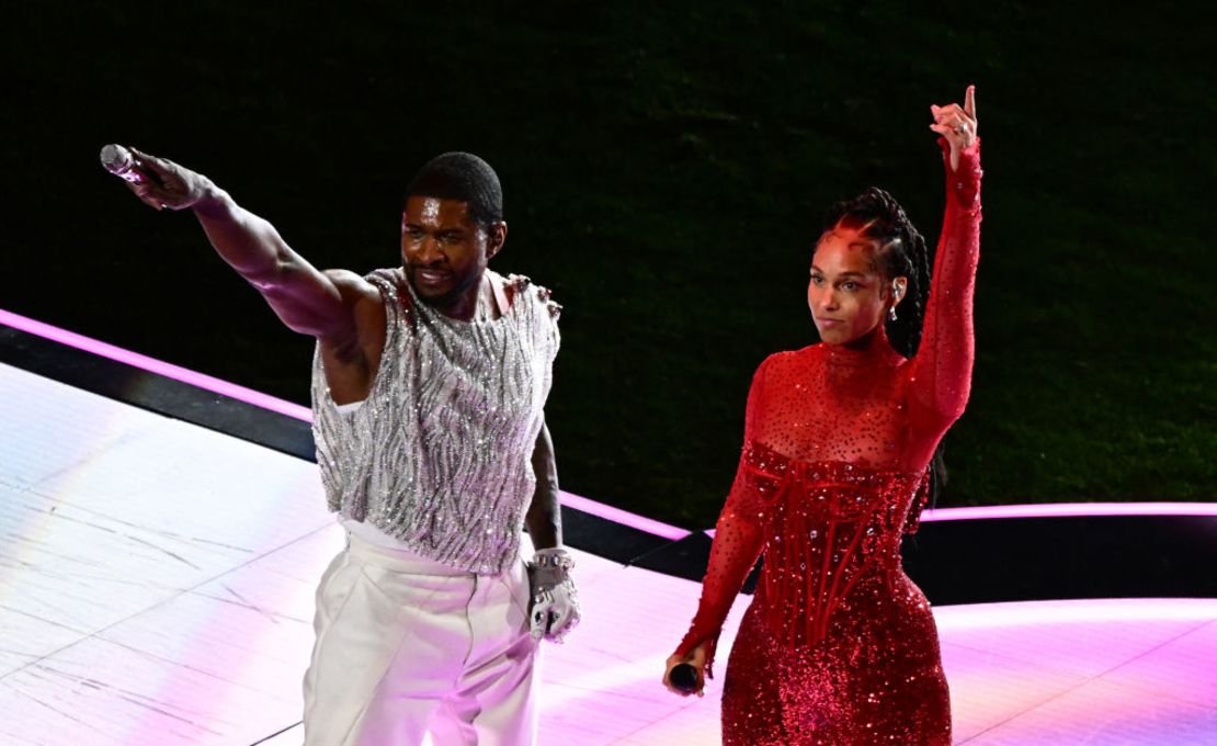 Usher y Alicia Keys. Crédito: PATRICK T. FALLON/AFP vía Getty Images