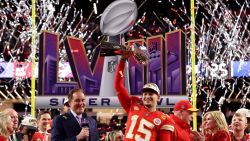 CNNE 1581214 - numeros de los chiefs de kansas city tras ganar el super bowl lviii