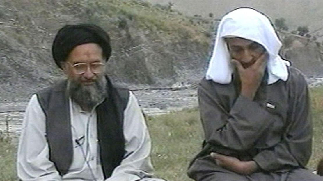 Ayman al Zawahiri junto a Osama bin Laden.