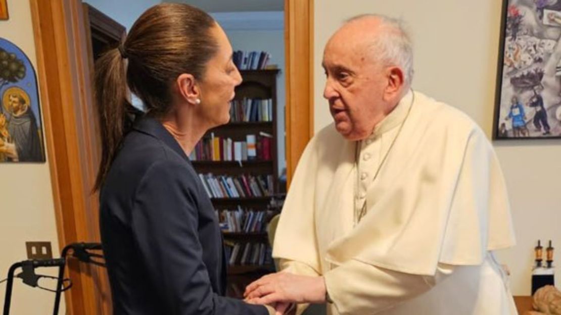 Sheinbaum en reunión privada con el papa Francisco.