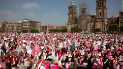 CNNE 1607494 - masiva protesta en el zocalo de la ciudad de mexico en reclamo de elecciones limpias