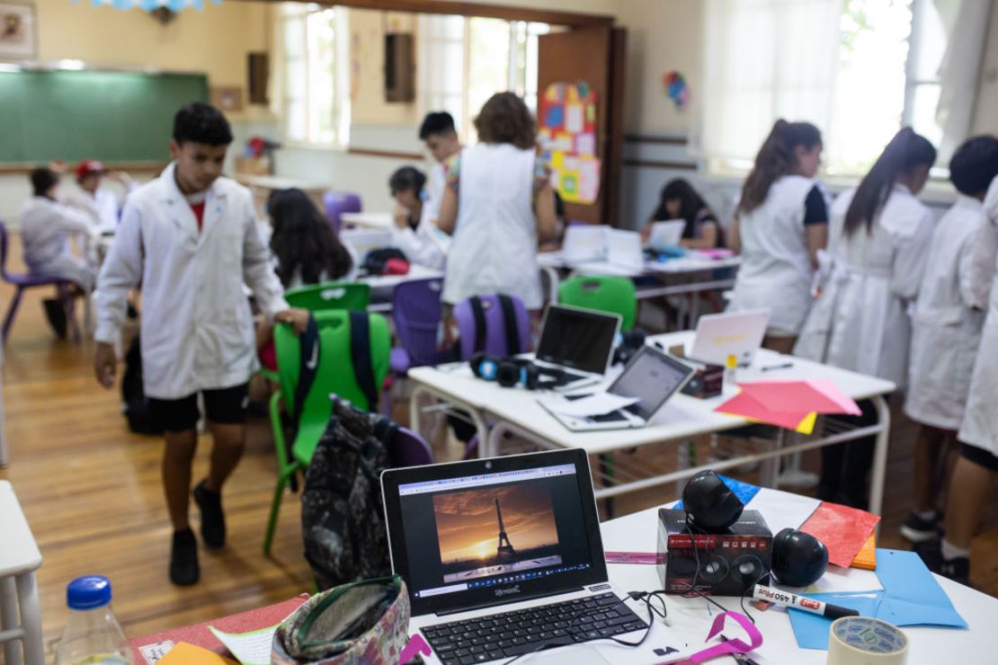 Estudiantes en una escuela de Argentina, en una fotografía indicativa