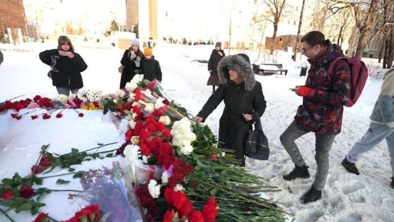 CNNE 1608013 - los rusos hablan sobre la muerte de navalny