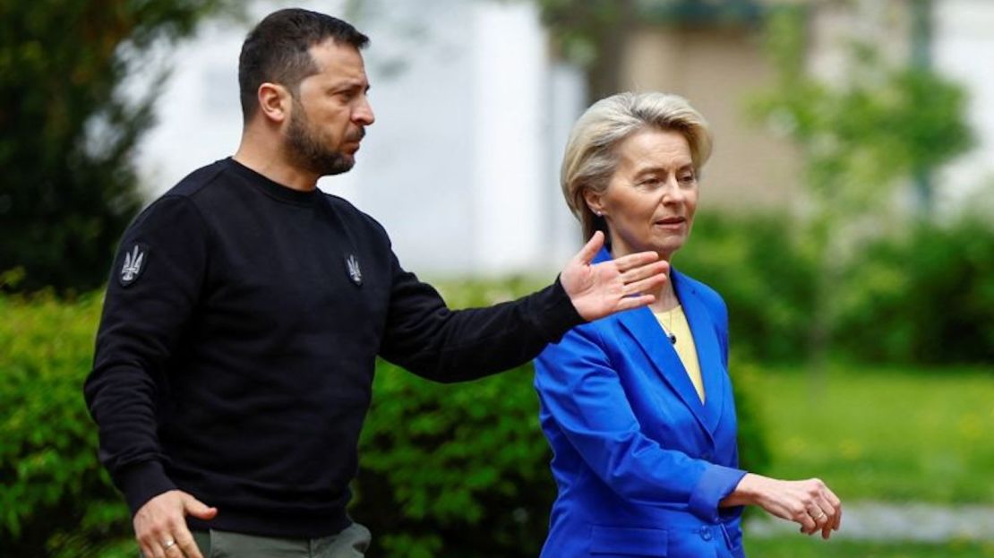 El presidente de Ucrania, Volodymyr Zelensky, y la presidenta de la Comisión Europea, Ursula von der Leyen: la UE sigue siendo un aliado clave de Ucrania y le proporciona miles de millones en financiación.