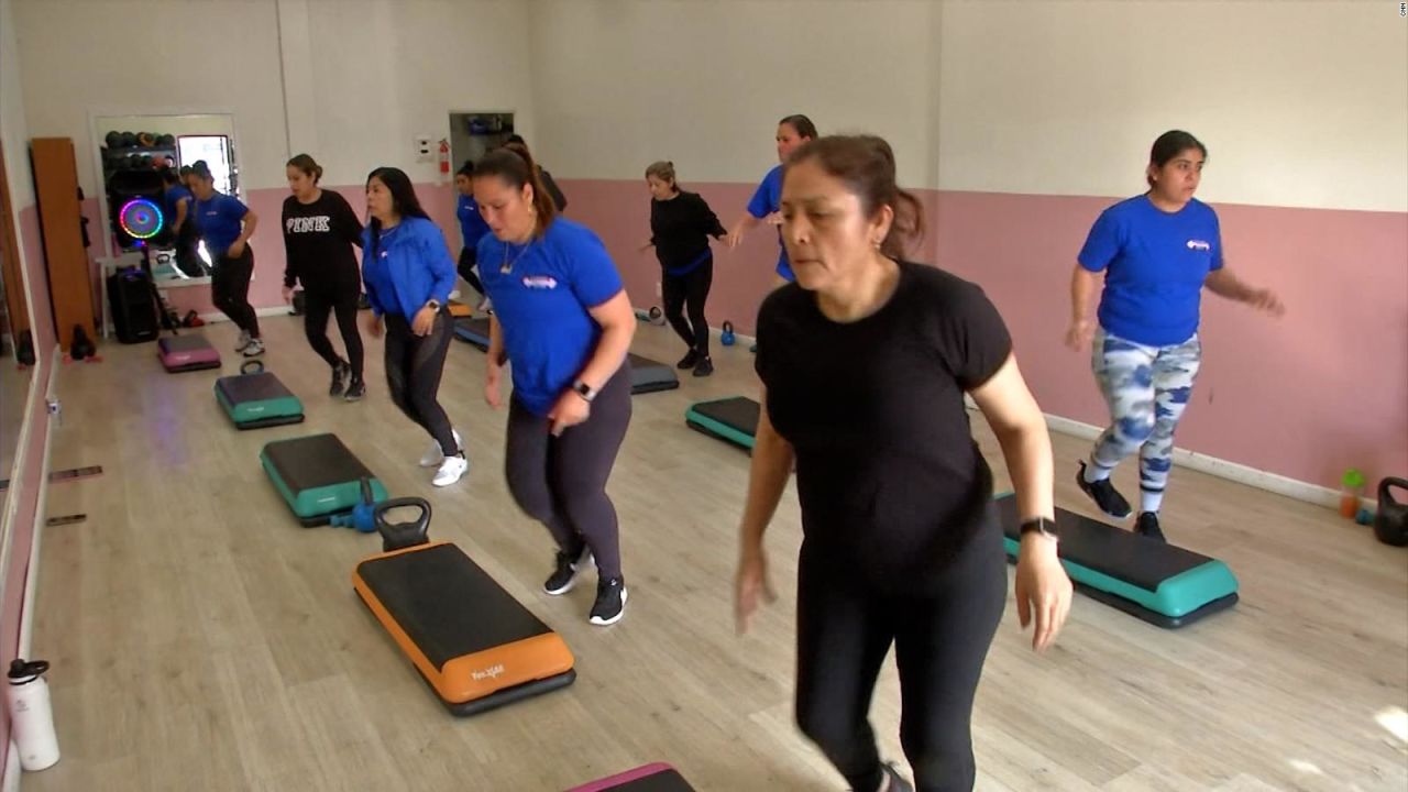 CNNE 1610320 - la salud cardiaca de las mujeres se puede beneficiar mas que la de los hombres al hacer ejercicio