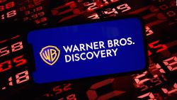 CNNE 1610363 - fuertes perdidas de warner bros- discovery en el ultimo trimestre de 2023