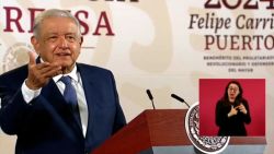 El presidente López Obrador llamó mafioso al periodista Carlos Loret de Mola durante su conferencia mañanera de este miércoles. Crédito: Presidencia de México.