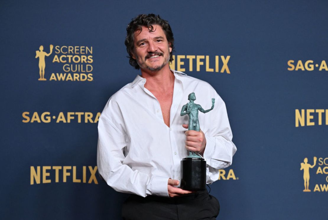 El actor Pedro Pascal ganó a mejor actor en una serie dramática por su papel en "The Last of Us"