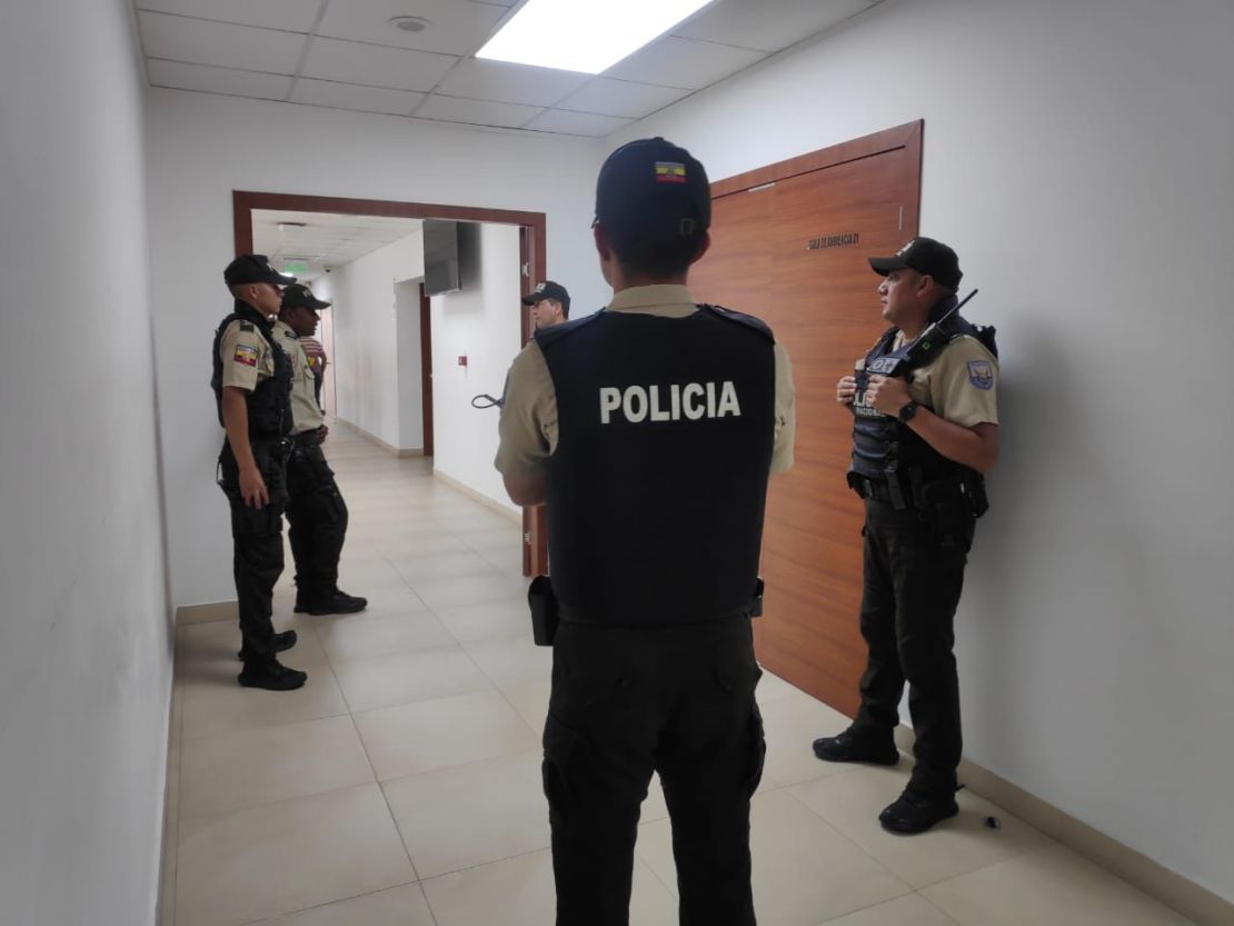 Fuerte resguardo policial durante la audiencia preparatoria de juicio por el asesinato de Fernando Villavicencio.