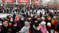 CNNE 1613738 - una multitud despide a navalny en moscu