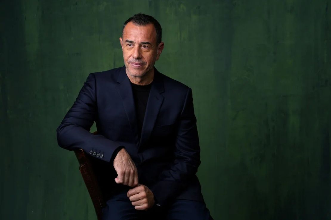 El director Matteo Garrone posa para un retrato durante el almuerzo de nominados de la edición 96 de los Oscar, en febrero.