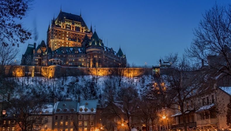 Canadá es el quinto país más feliz del mundo y la ciudad histórica de Quebec es una de las razones. Fundada en el Siglo XVII, es la única ciudad de Norteamérica (sin incluir México) que conserva fortificaciones y otras construcciones propias de la época (Getty Images).