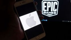 CNNE 1635549 - apple revoca prohibicion a epic games