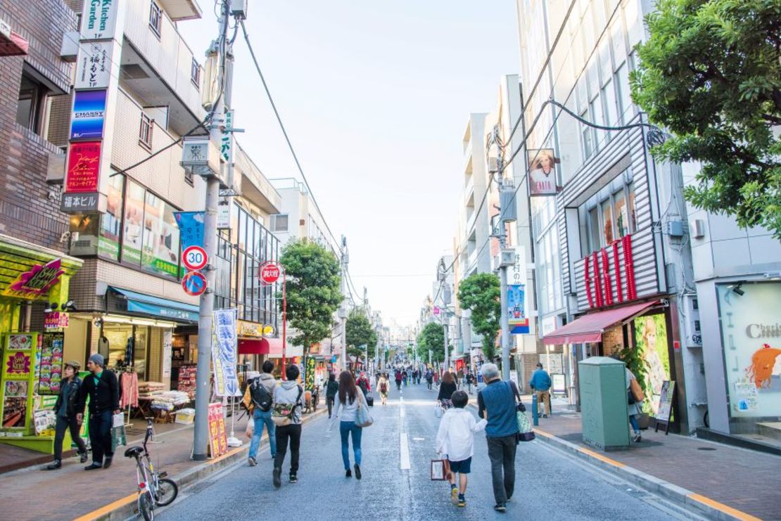 Chazawa-dori, Tokio, Japón: todos los domingos por la tarde, esta calle de Tokio está cerrada al tráfico. Hay muchos restaurantes y cafeterías para explorar a pie.