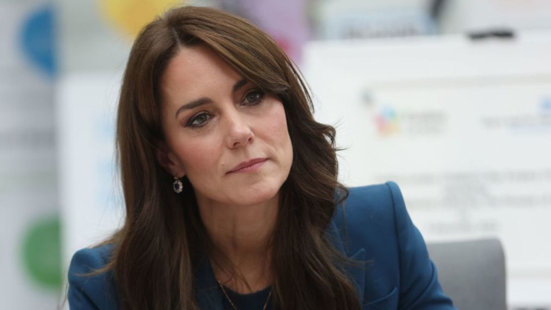 Kate, princesa de Gales, durante la inauguración de la nueva unidad de cirugía infantil de Evelina London el 5 de diciembre de 2023 en Londres, Inglaterra. Crédito: Ian Vogler/WPA Pool/Getty Images