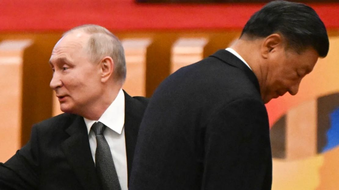 El líder de China Xi Jinping y el presidente de Rusia Vladimir Putin asisten a un evento en el Gran Salón del Pueblo de Beijing en octubre de 2023. Pedro Pardo/AFP/Getty Images