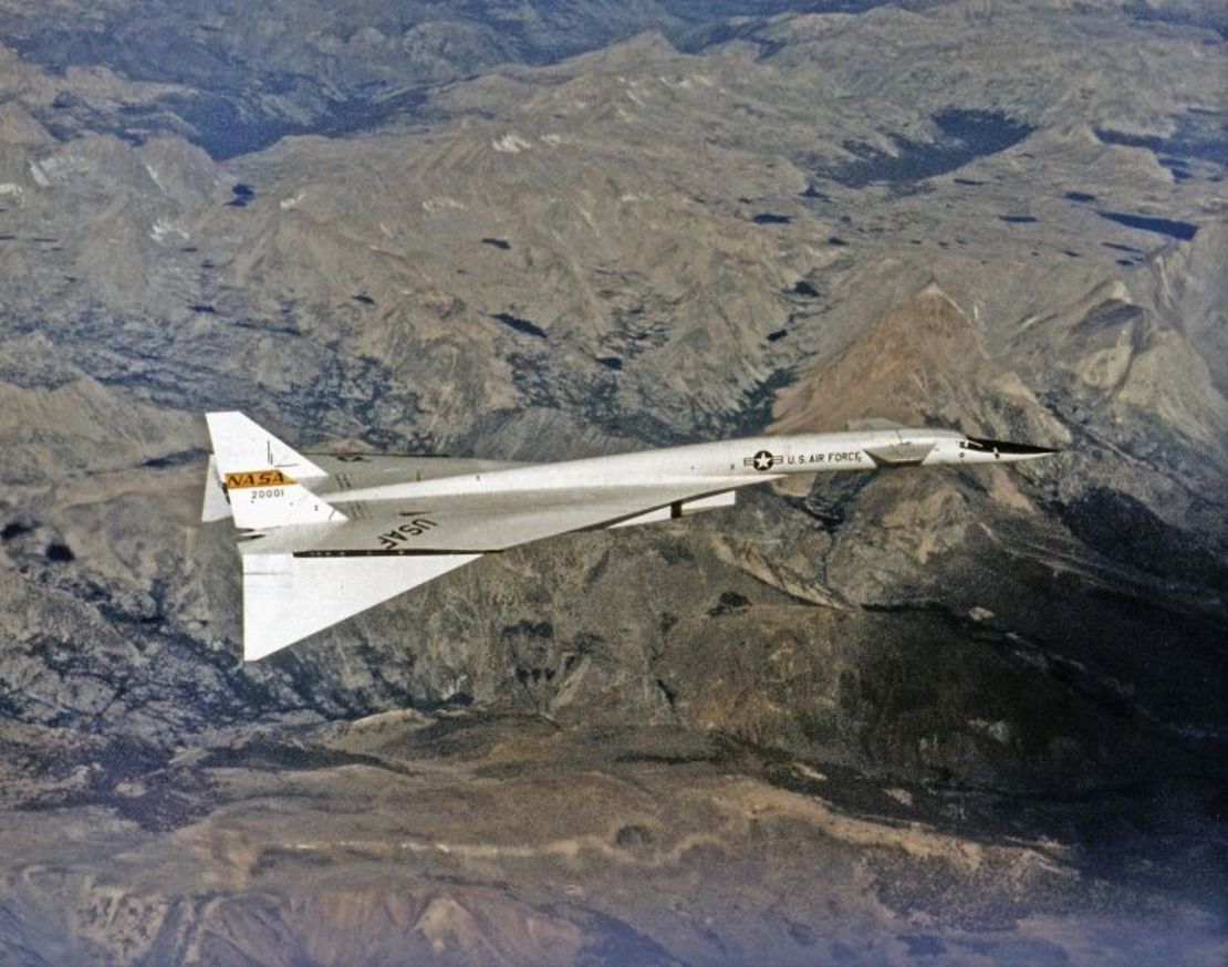 El XB-70 era capaz de volar a algo más de 3.200 kilómetros por hora, casi un 50% más rápido que el Concorde. Crédito: NASA