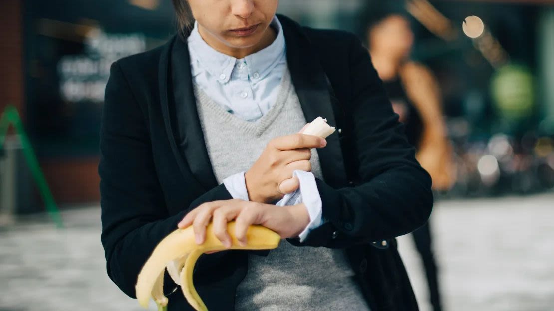 Comer únicamente durante un determinado periodo del día es la base de la alimentación restringida en el tiempo.