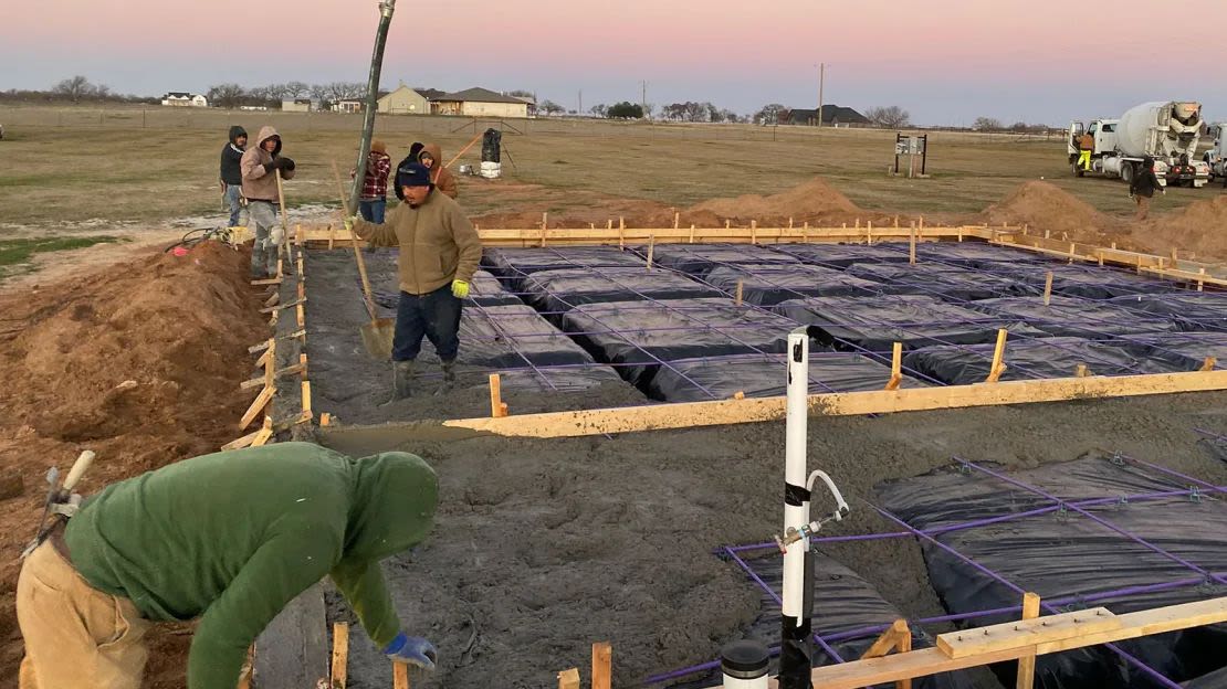 A Tilson Custom Home Builders le toma más tiempo terminar las casas porque sus contratistas no tienen suficientes trabajadores. (Foto: cortesía de Eddie Martin).