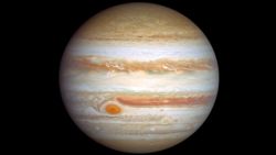 CNNE 1650521 - el telescopio hubble capta imagenes de tormentas en jupiter